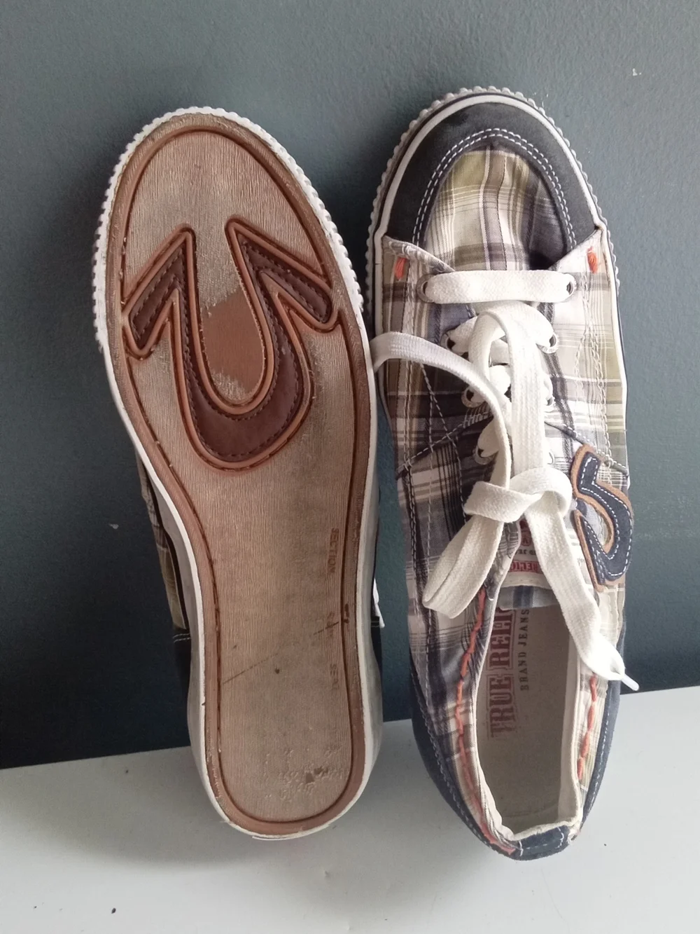 True Religion Plaid Canvas Low‎ Top Sneakers Blue Tan Horseshoe Logo Mens